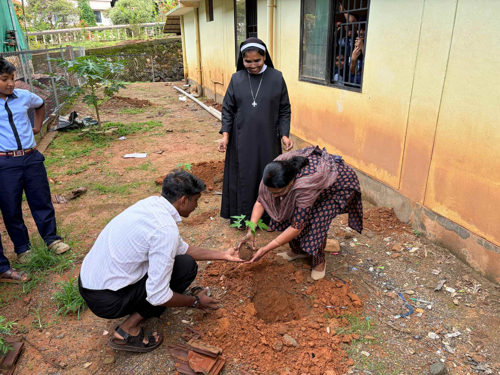 DWARAKA AUP SCHOOL NALLOORNAD